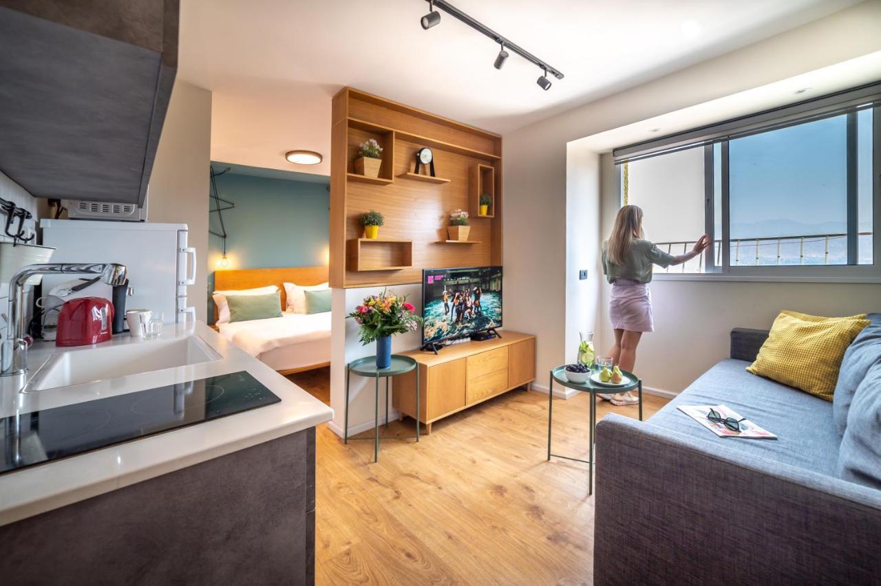 The Six Days Stylish One Bedroom Apartments Эйлат Экстерьер фото